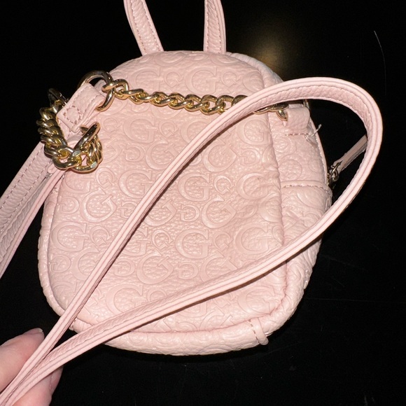 Guess Crossbody - Picture 3 of 5